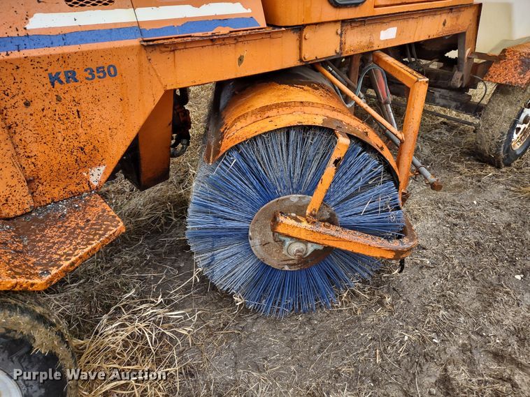 image for item MD9331 2012 Broce KR350  broom