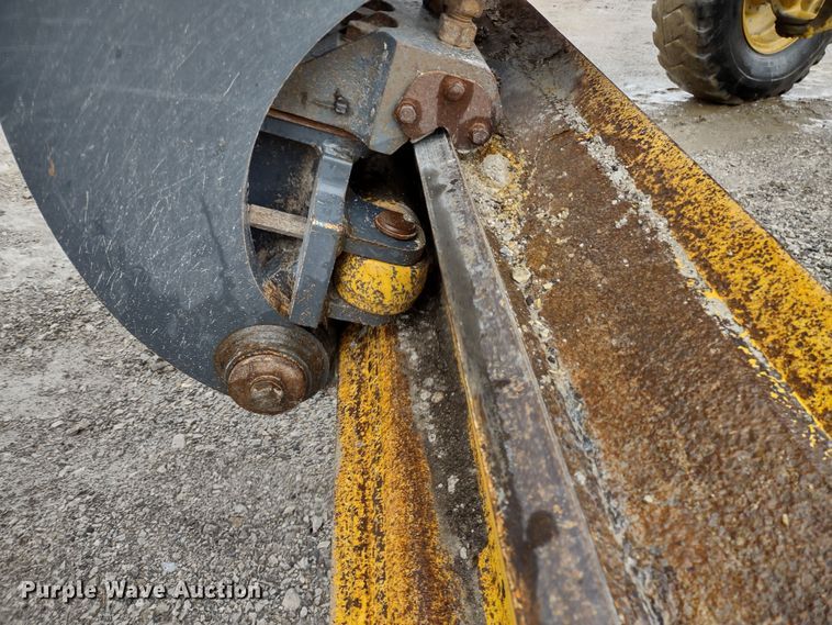 image for item MD9332 2013 John Deere 770G  motor grader