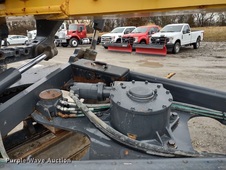 image for item MD9332 2013 John Deere 770G  motor grader