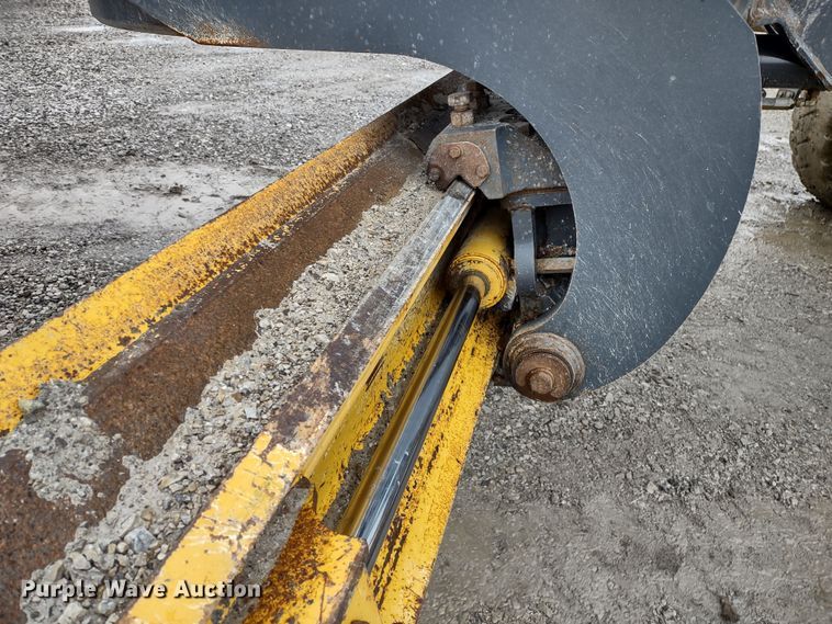 image for item MD9332 2013 John Deere 770G  motor grader