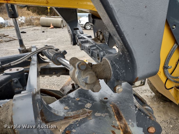 image for item MD9332 2013 John Deere 770G  motor grader