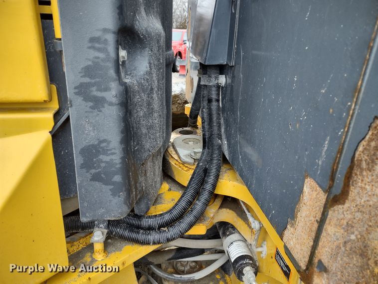 image for item MD9332 2013 John Deere 770G  motor grader