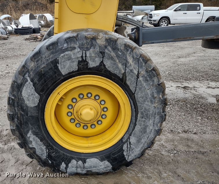 image for item MD9332 2013 John Deere 770G  motor grader