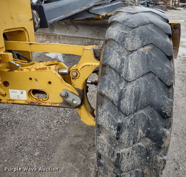 image for item MD9332 2013 John Deere 770G  motor grader