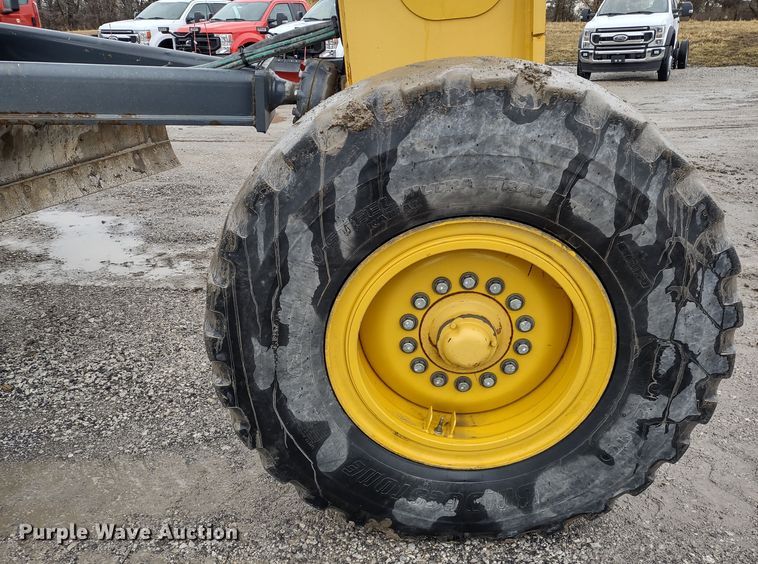 image for item MD9332 2013 John Deere 770G  motor grader