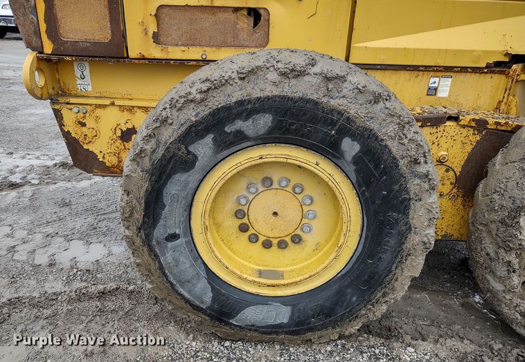 image for item MD9332 2013 John Deere 770G  motor grader