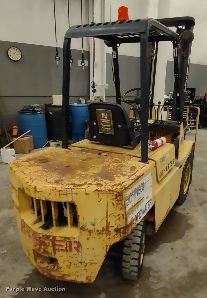 image for item MD9339 1989 Hyster H60XL  forklift