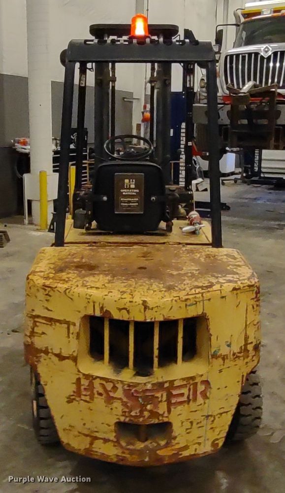 image for item MD9339 1989 Hyster H60XL  forklift