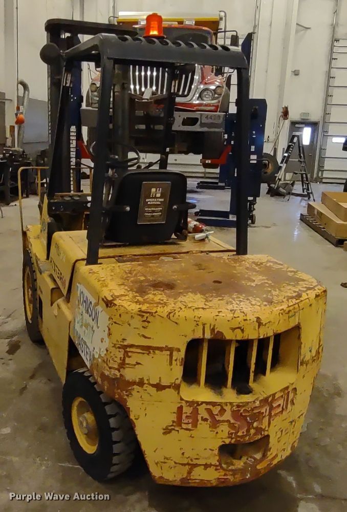 image for item MD9339 1989 Hyster H60XL  forklift