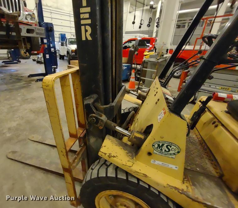 image for item MD9339 1989 Hyster H60XL  forklift