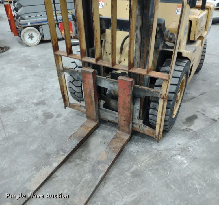 image for item MD9339 1989 Hyster H60XL  forklift