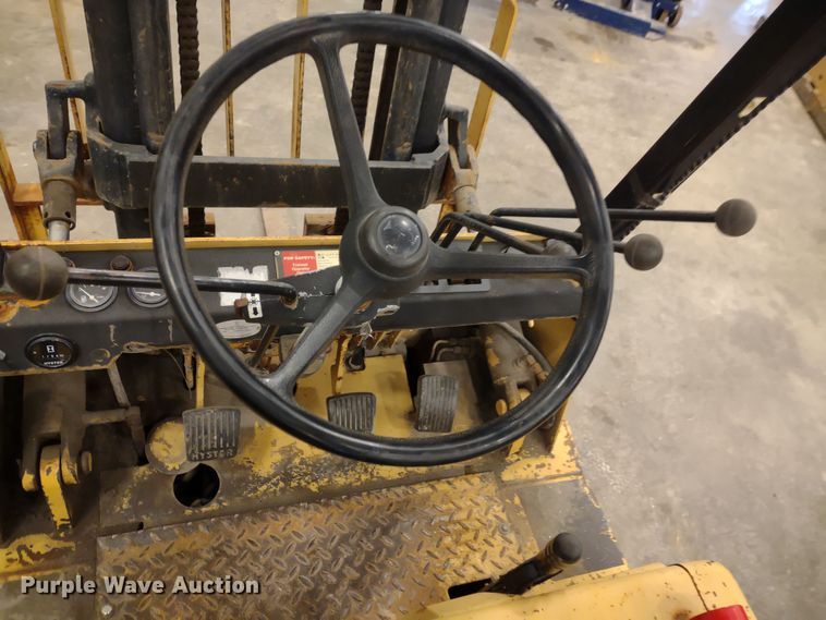 image for item MD9339 1989 Hyster H60XL  forklift