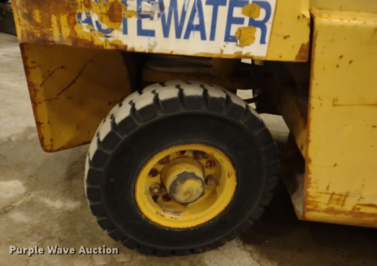 image for item MD9339 1989 Hyster H60XL  forklift