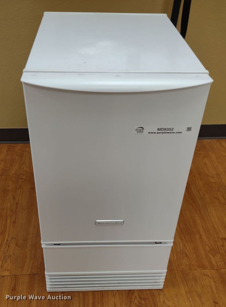 image for item MD9352 Kitchenaid KUIS18NNXW  ice maker