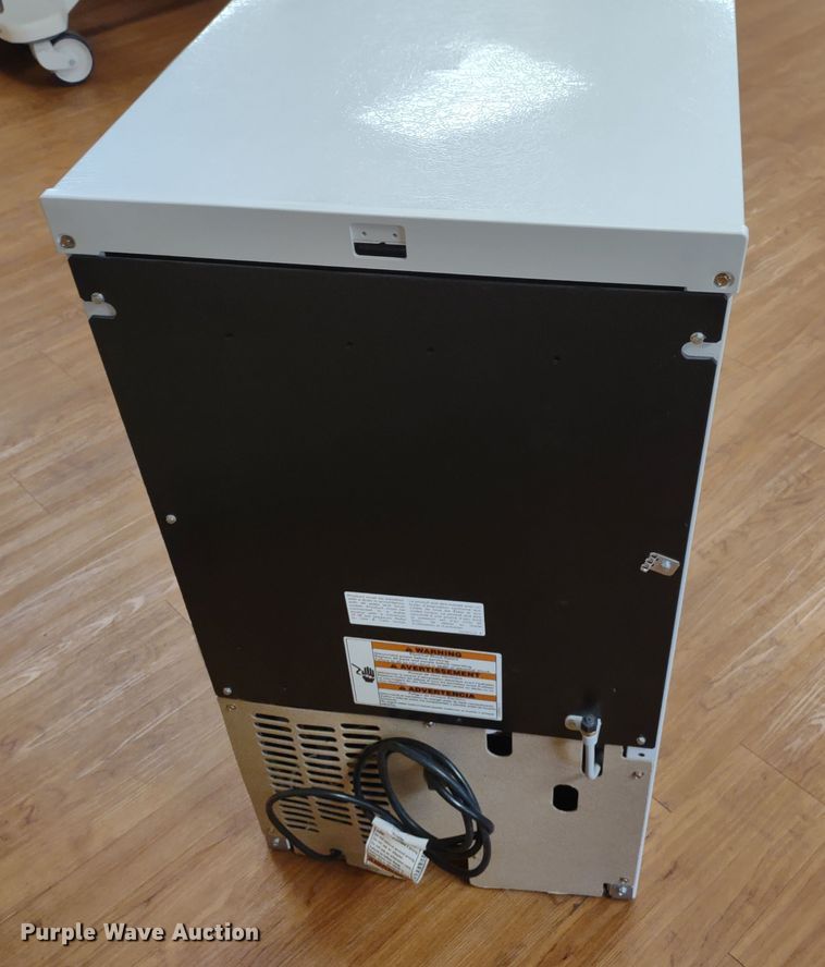 image for item MD9352 Kitchenaid KUIS18NNXW  ice maker