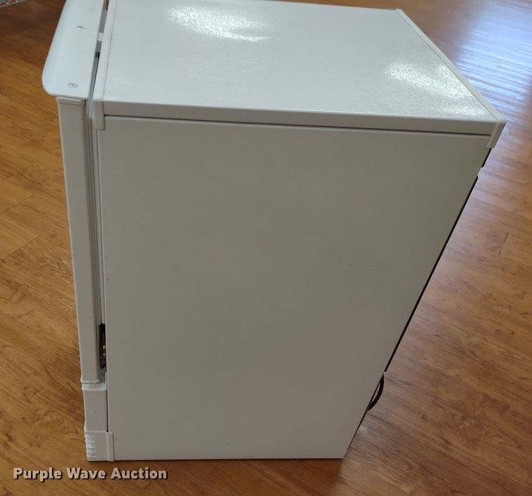 image for item MD9352 Kitchenaid KUIS18NNXW  ice maker