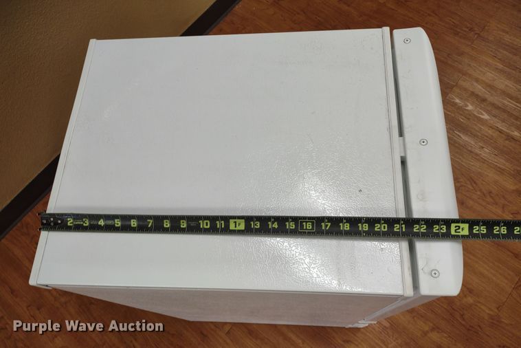 image for item MD9352 Kitchenaid KUIS18NNXW  ice maker