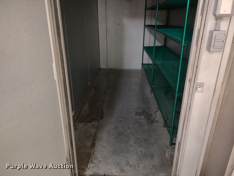 image for item MD9358 Snowman  walk-in cooler/freezer