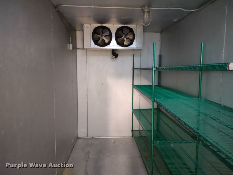 image for item MD9358 Snowman  walk-in cooler/freezer