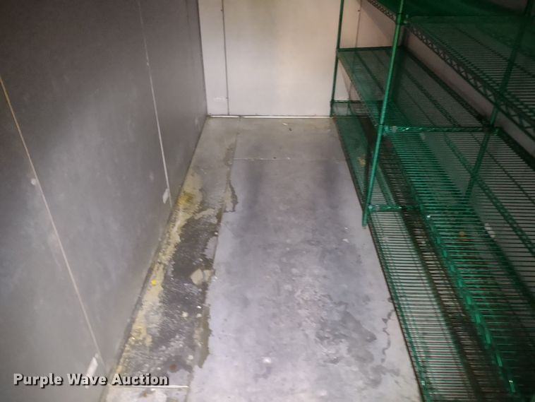 image for item MD9358 Snowman  walk-in cooler/freezer