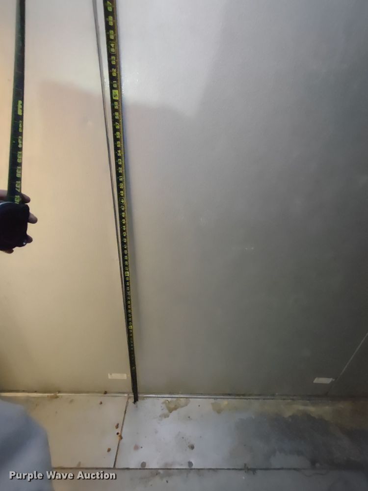 image for item MD9358 Snowman  walk-in cooler/freezer