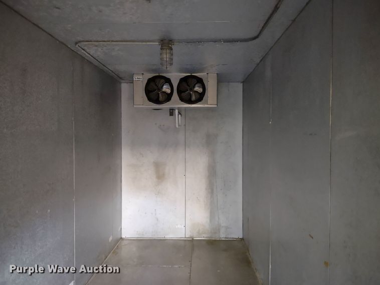 image for item MD9358 Snowman  walk-in cooler/freezer