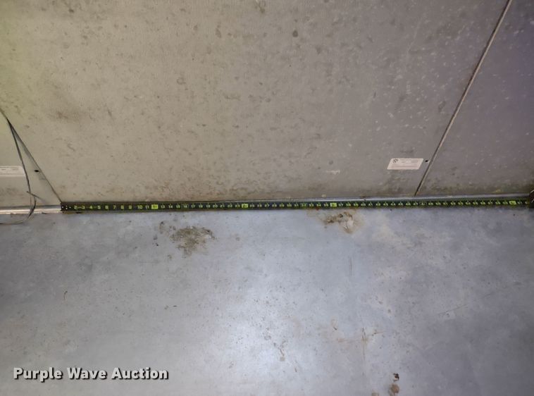 image for item MD9358 Snowman  walk-in cooler/freezer