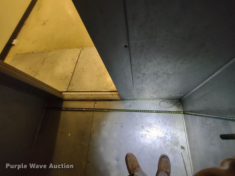 image for item MD9358 Snowman  walk-in cooler/freezer