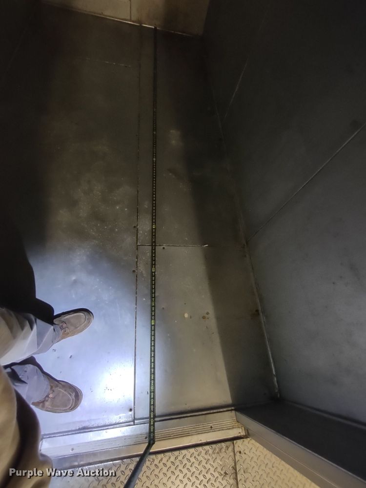 image for item MD9358 Snowman  walk-in cooler/freezer