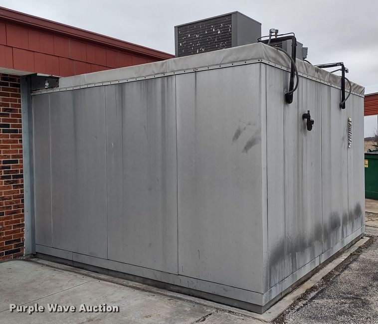 image for item MD9358 Snowman  walk-in cooler/freezer