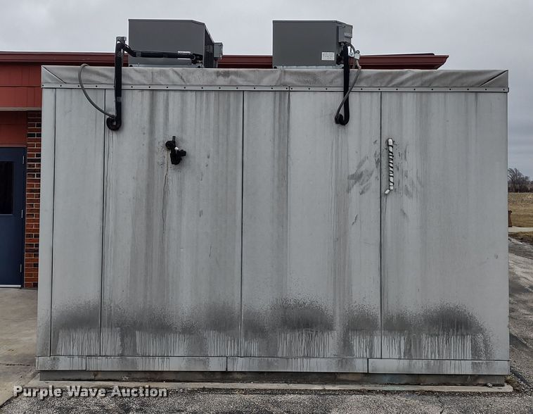 image for item MD9358 Snowman  walk-in cooler/freezer