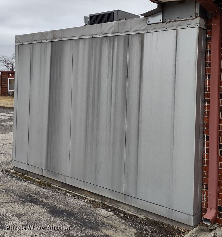 image for item MD9358 Snowman  walk-in cooler/freezer