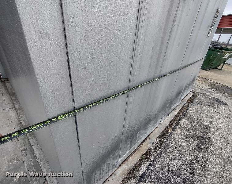 image for item MD9358 Snowman  walk-in cooler/freezer