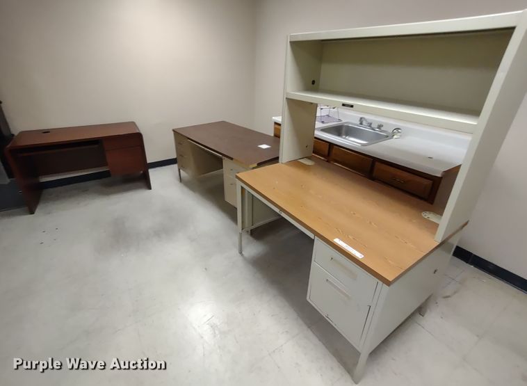 image for item MD9364 (6) desks