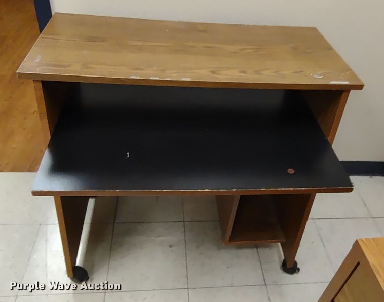 image for item MD9364 (6) desks