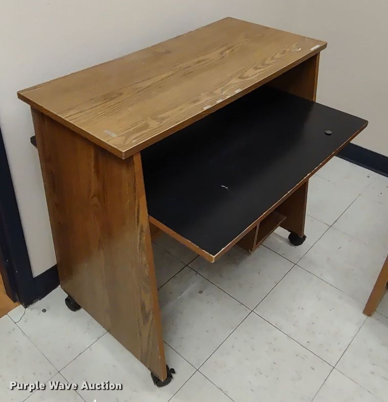 image for item MD9364 (6) desks