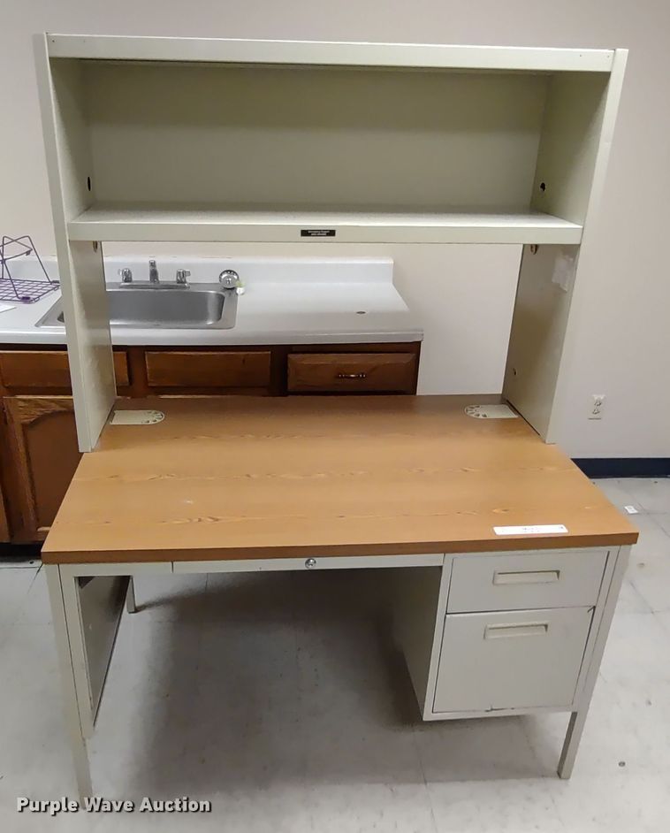 image for item MD9364 (6) desks