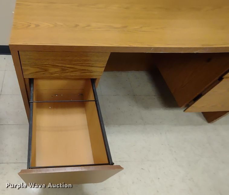 image for item MD9364 (6) desks