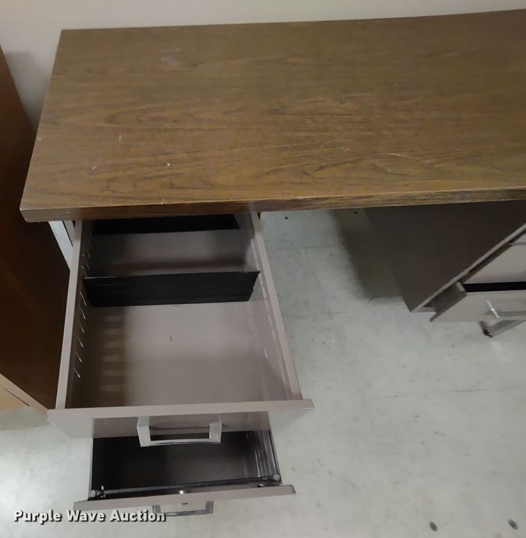 image for item MD9364 (6) desks