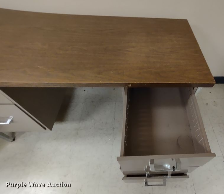 image for item MD9364 (6) desks