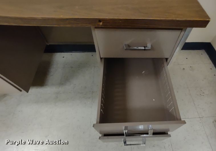 image for item MD9364 (6) desks