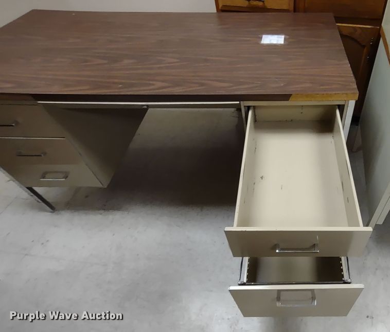 image for item MD9364 (6) desks