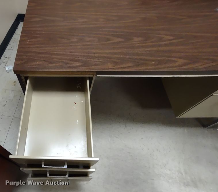 image for item MD9364 (6) desks