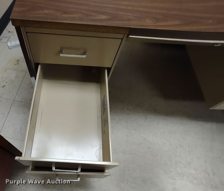 image for item MD9364 (6) desks