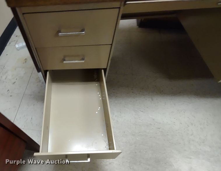 image for item MD9364 (6) desks