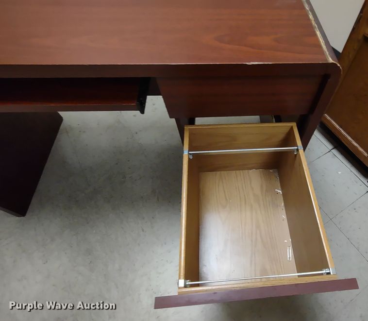 image for item MD9364 (6) desks