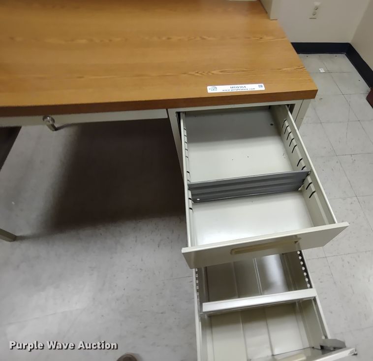 image for item MD9364 (6) desks