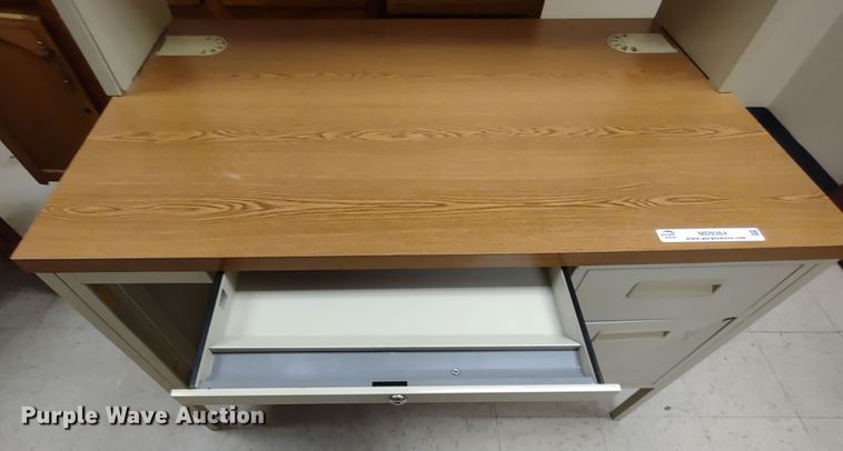 image for item MD9364 (6) desks