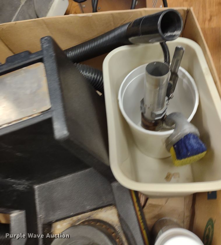 image for item MD9368 Windsor Chariot CE24  floor scrubber