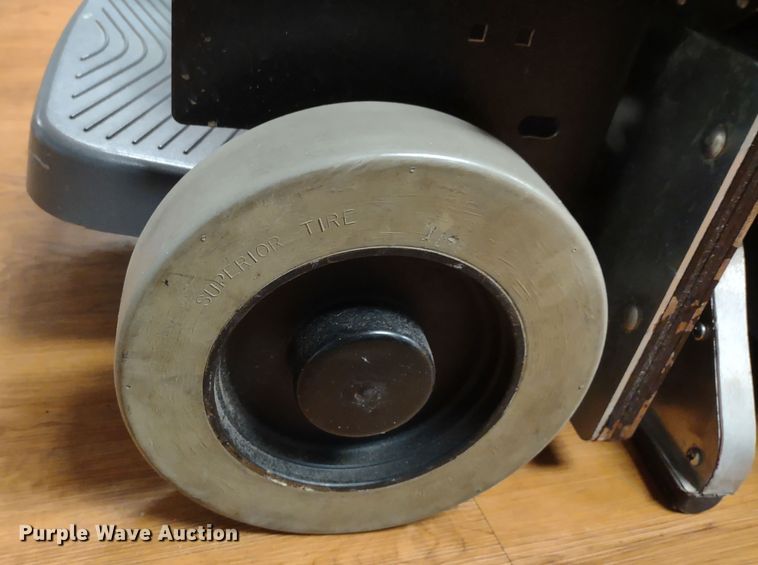 image for item MD9368 Windsor Chariot CE24  floor scrubber